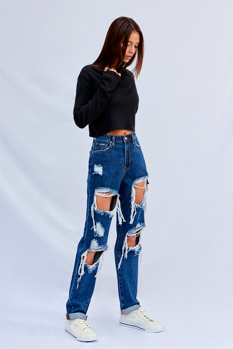 Is That The New High Waist Ripped Mom Jeans ??