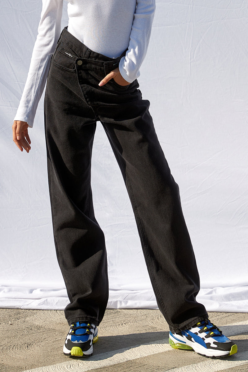 Weekend Crossover Jeans - Insanegene.com