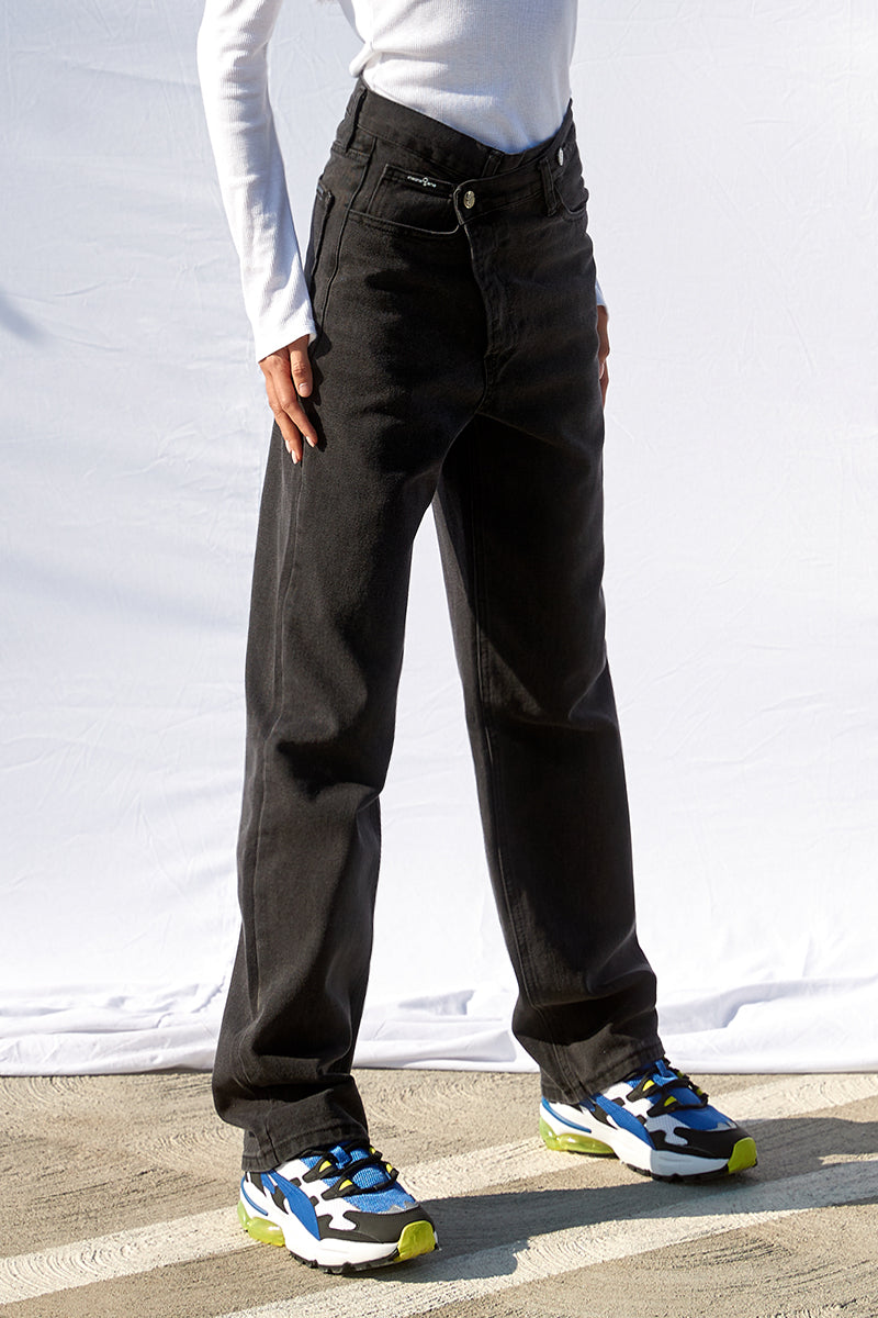 Weekend Crossover Jeans - Insanegene.com